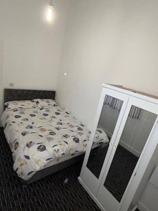 Modern 1 Bed Apartment In Salford 맨체스터 외부 사진